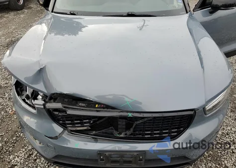 2020 Volvo Xc40 T5 R-Design из США, поврежденный, VIN YV4162UM3L2325100